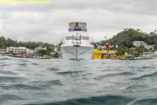 boat coming to pick up up